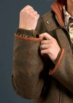 Combrook Ladies Tweed Shooting Coat In Willow - Shooting Fit -AlanPaine Shop Combrook Ladies Tweed Shooting Coat Willow 4