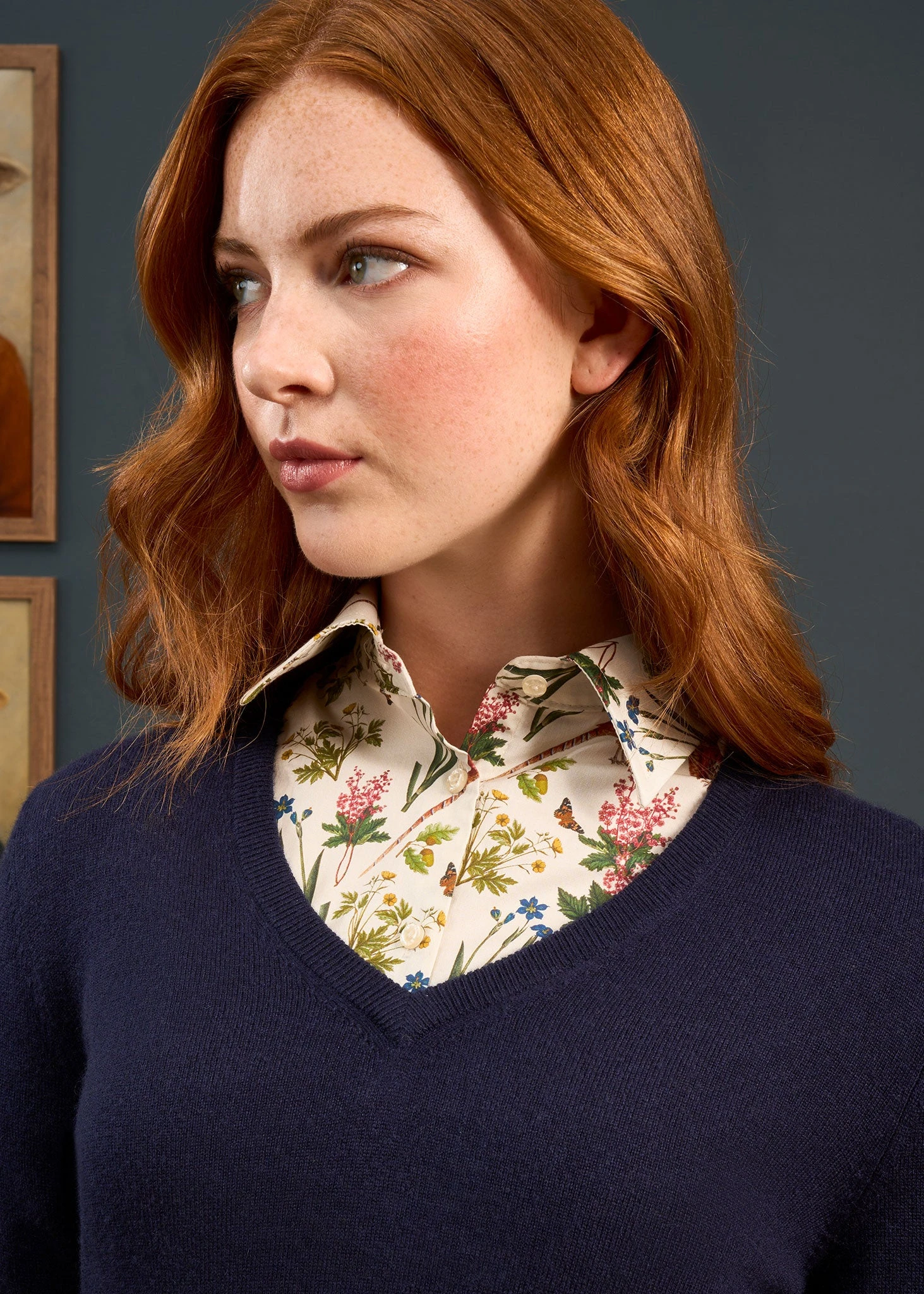 Isla Ladies Wool And Cashmere Vee Neck Jumper In Dark Navy 5 Isla Ladies Wool And Cashmere Vee Neck Jumper In Dark Navy - Image 3