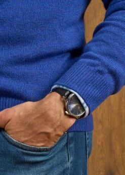 Kilsyth Men's Lambswool Jumper In Persian - Regular Fit 11 Kilsyth Men's Lambswool Jumper In Persian - Regular Fit -AlanPaine Shop Kilsyth Lambswool Vee Neck Jumper Persian 4