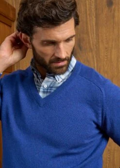 Kilsyth Men's Lambswool Jumper In Persian - Regular Fit 12 Kilsyth Men's Lambswool Jumper In Persian - Regular Fit -AlanPaine Shop Kilsyth Lambswool Vee Neck Jumper Persian 5