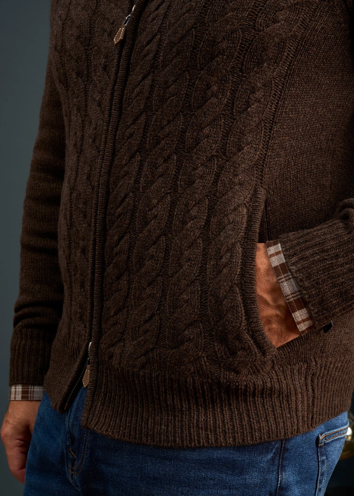 Aberfoyle Men's Lambswool Cable Front Zip Mock Neck In Cocoa 7 Aberfoyle Men's Lambswool Cable Front Zip Mock Neck In Cocoa - Image 5