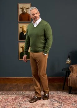 Millbreck Men's Merino Wool Jumper In Forest - Regular Fit -AlanPaine Shop Millbreck Mens Merino Wool Vee Neck Forest 5