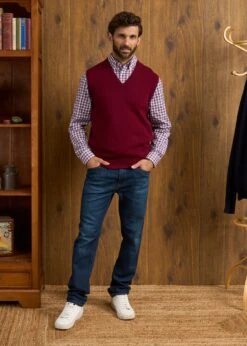 Norfolk Men's Lambswool Slipover In Bordeaux - Classic Fit -AlanPaine Shop Norfolk Lambswool Knitted Slipover Bordeaux 1