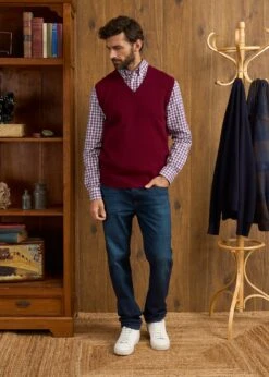 Norfolk Men's Lambswool Slipover In Bordeaux - Classic Fit -AlanPaine Shop Norfolk Lambswool Knitted Slipover Bordeaux 2