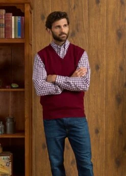 Norfolk Men's Lambswool Slipover In Bordeaux - Classic Fit -AlanPaine Shop Norfolk Lambswool Knitted Slipover Bordeaux 4